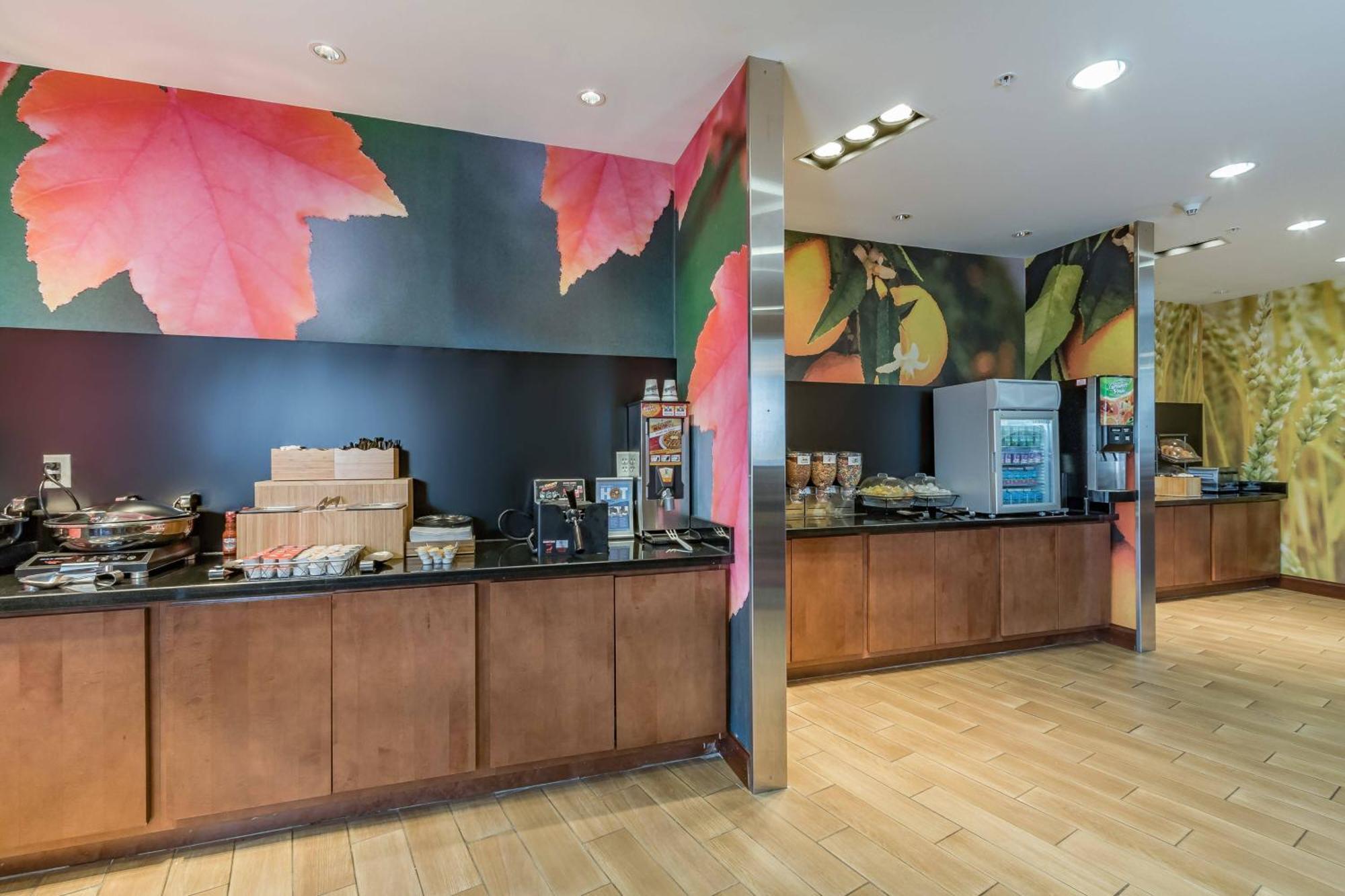 埃尔克哈特万豪费尔菲尔德酒店&套房 外观 照片